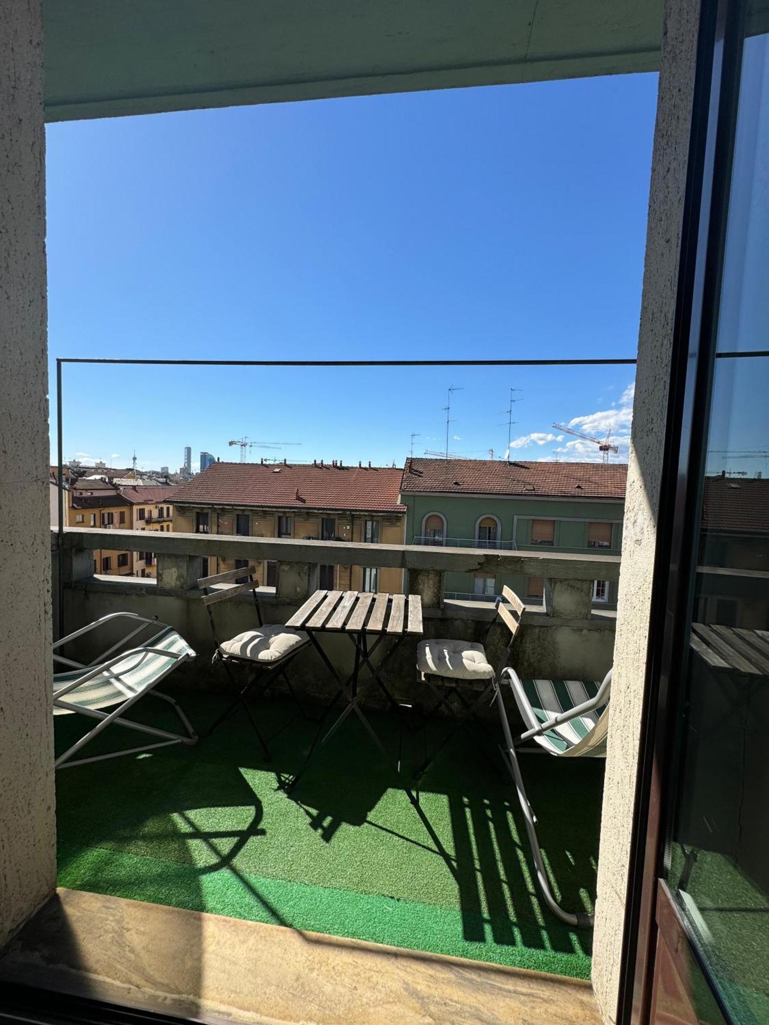 Trilocale Con Due Balconi A Isola Porta Nuova Apartment Milan Luaran gambar